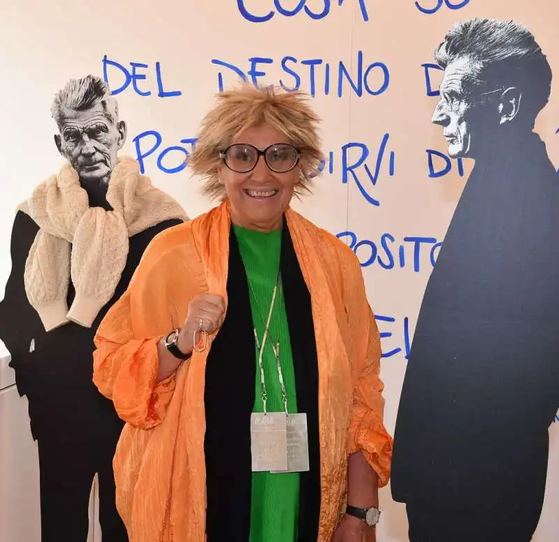 alda fendi tra le sagome di samuel beckett foto di bacco