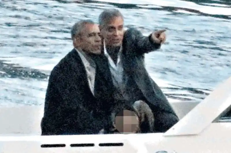 BARACK OBAMA E GEORGE CLOONEY IN BARCA SUL LAGO DI COMO