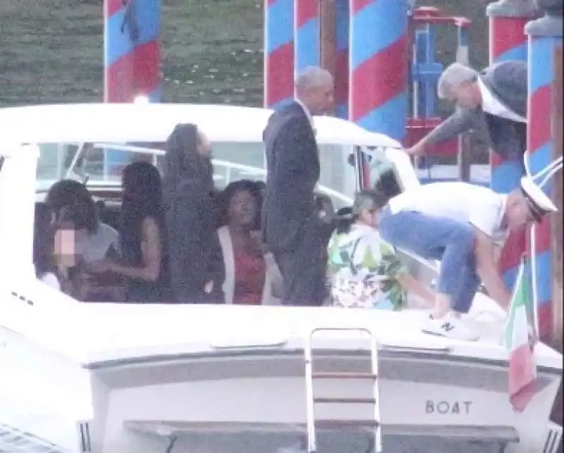 BARACK OBAMA E GEORGE CLOONEY IN BARCA SUL LAGO DI COMO

