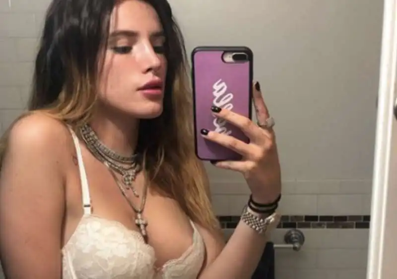 bella thorne 29