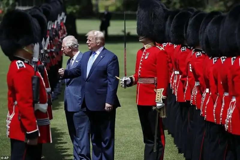 donald trump e il principe carlo a buckingham palace