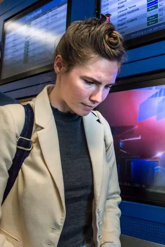 l'arrivo di amanda knox a linate 6