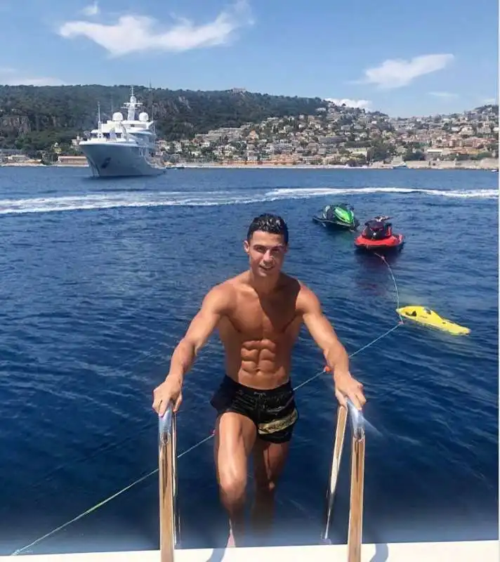 le vacanze di cristiano ronaldo  2