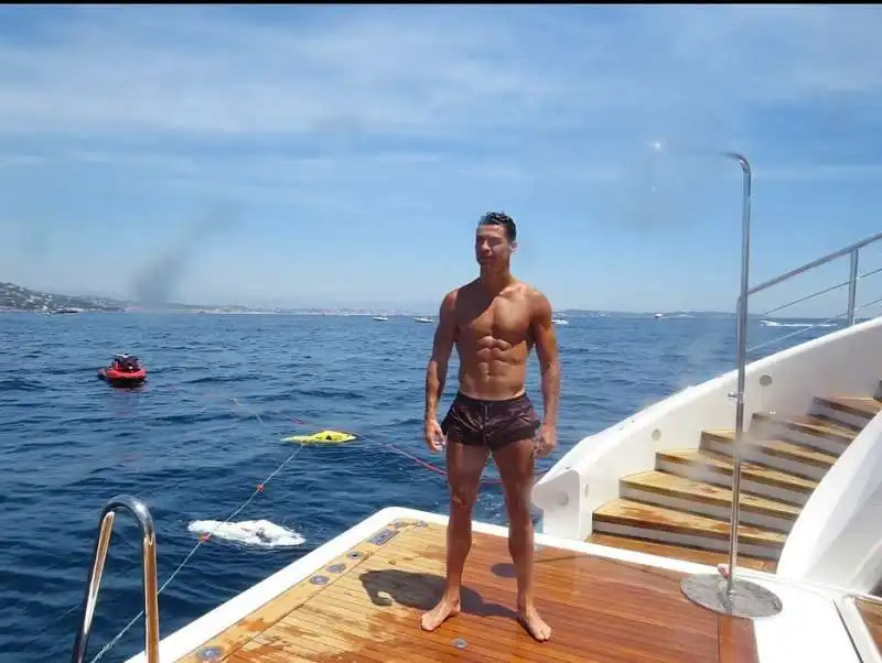 le vacanze di cristiano ronaldo  8