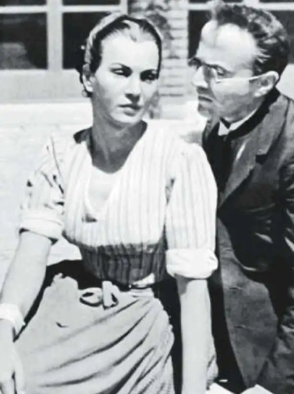 LUISA FERIDA E OSVALDO VALENTI