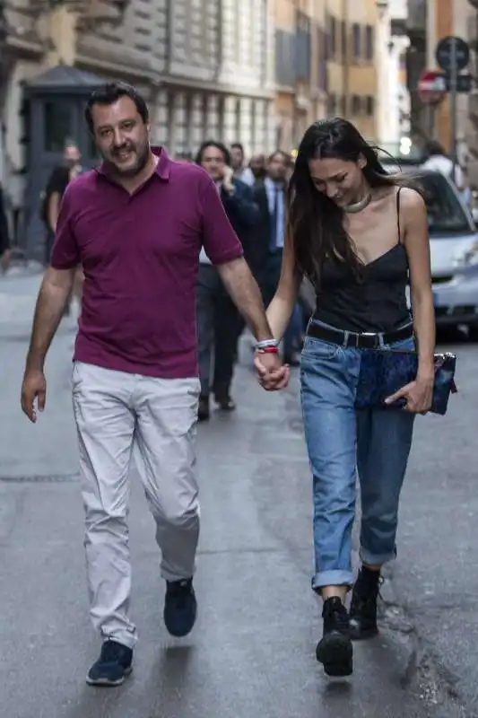 matteo salvini e francesca verdini a spasso per roma 14