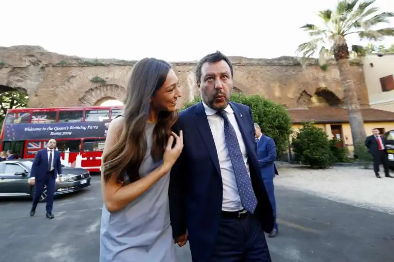 matteo salvini e francesca verdini al compleanno della regina elisabetta a villa wolkonsky 3