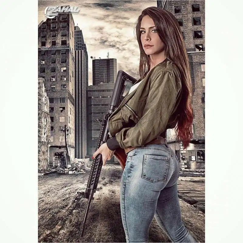 orin julie   queen of guns 63