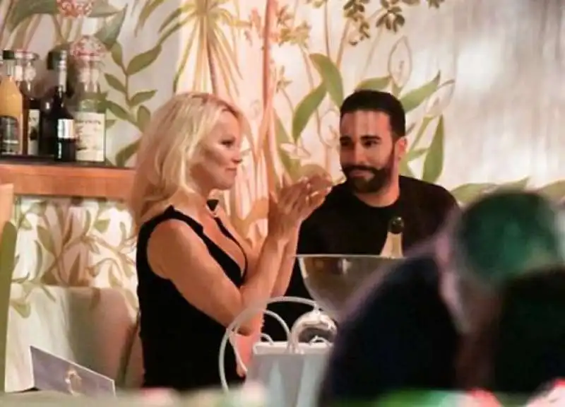 pamela anderson e adil rami 14