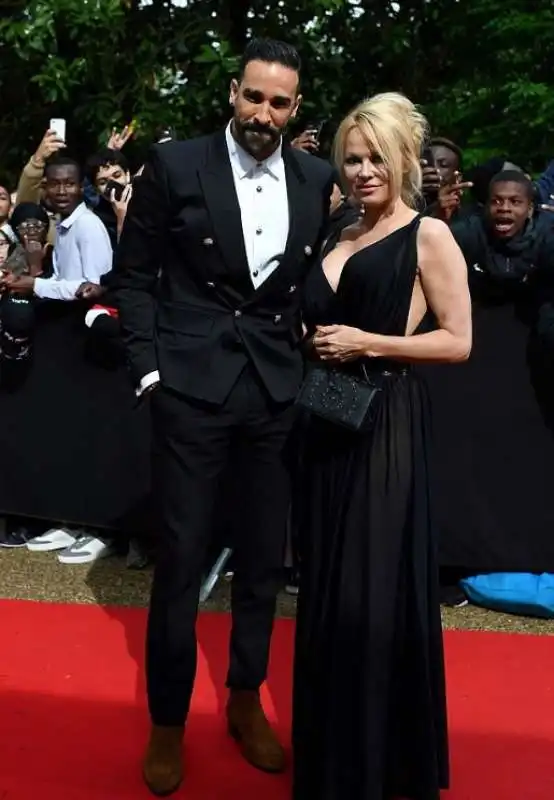 pamela anderson e adil rami 2