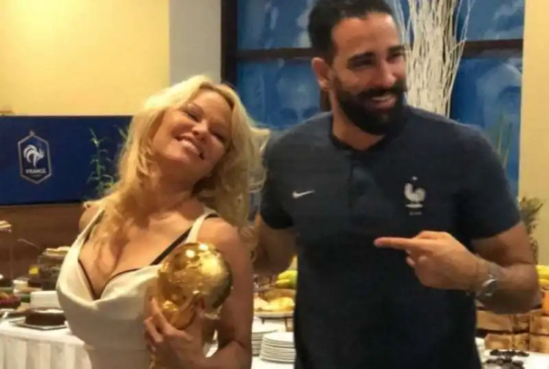 pamela anderson e adil rami 6