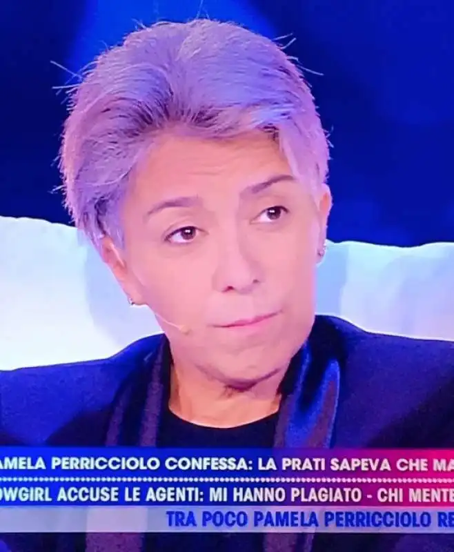 pamela perricciolo a live non e la d urso  3