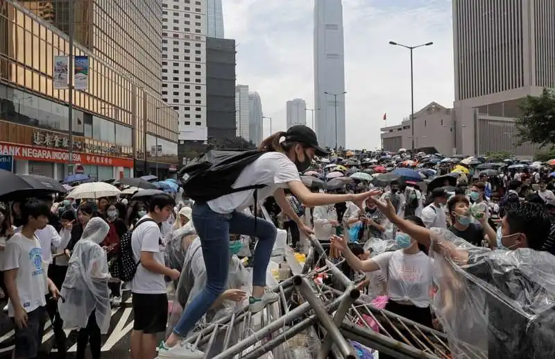 proteste a hong kong per la legge sull'estradizione in cina 13