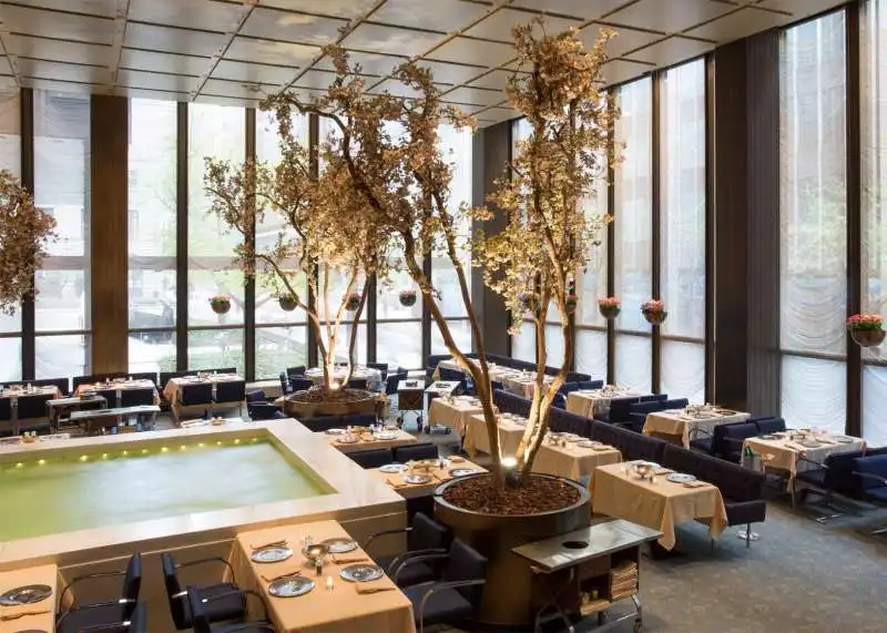 ristorante  del four seasons a new york