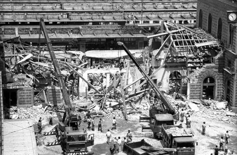 strage alla stazione di bologna   2 agosto 1980 7