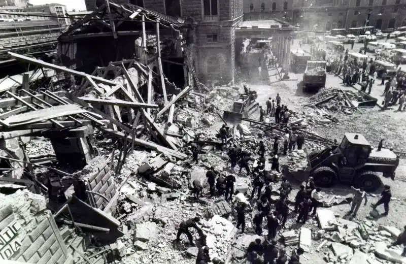 strage alla stazione di bologna   2 agosto 1980 9