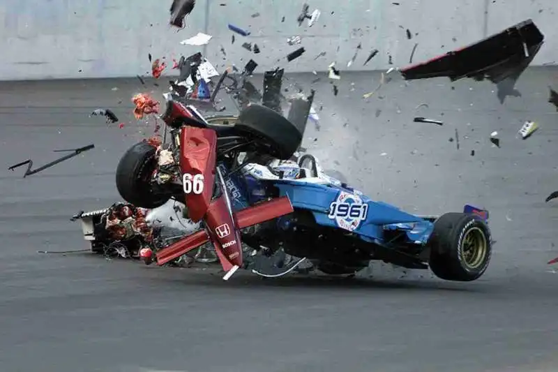 alex zanardi   incidente sul circuito di lausitzring nel 2001 1