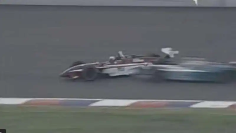 alex zanardi   incidente sul circuito di lausitzring nel 2001 4