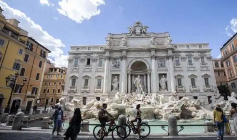 centro storico di roma deserto 5