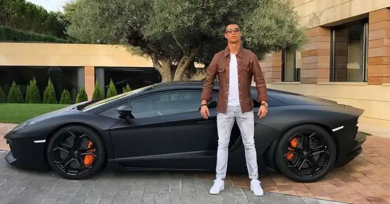 cristiano   ronaldo  auto