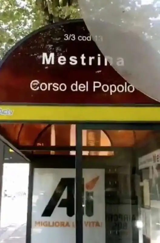 film porno alla fermata dell autobus di mestre  1