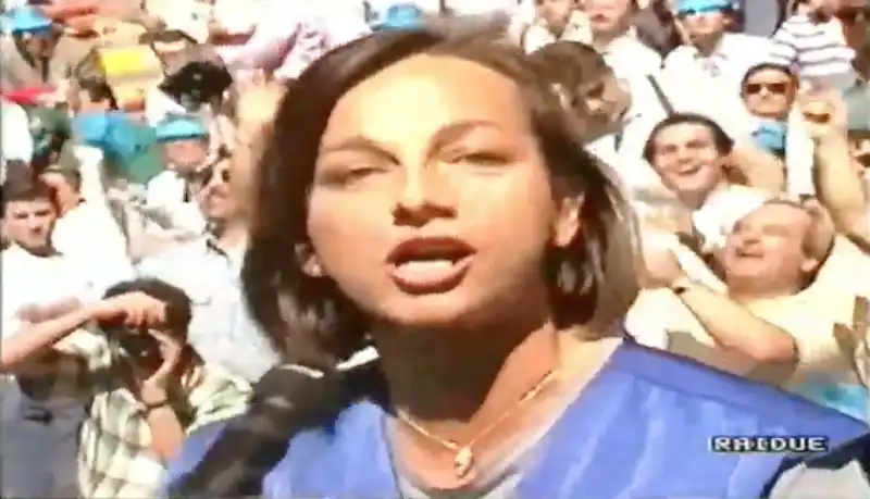 gianna nannini alla cerimonia di apertura di italia 90 1  