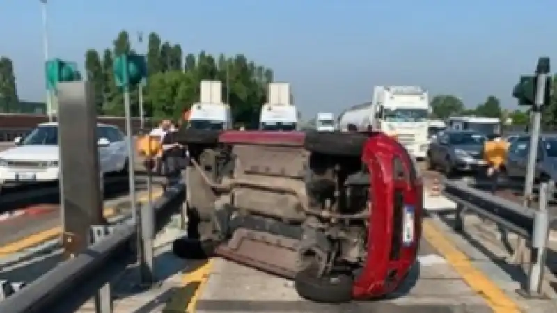 incidente al casello di villabona 2