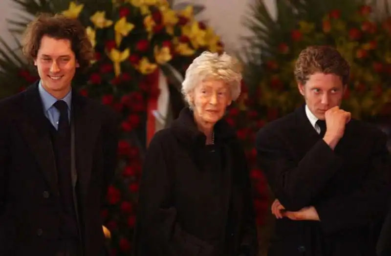 john e lapo elkann con marella agnelli