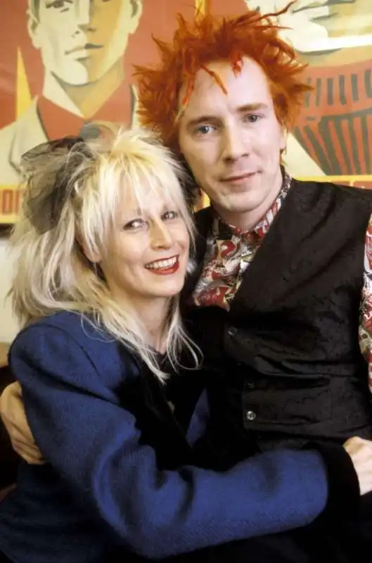 johnny rotten e nora forster 10