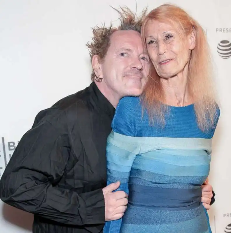 johnny rotten e nora forster 12