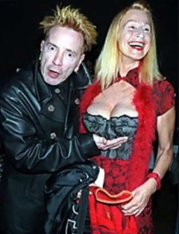 johnny rotten e nora forster 5