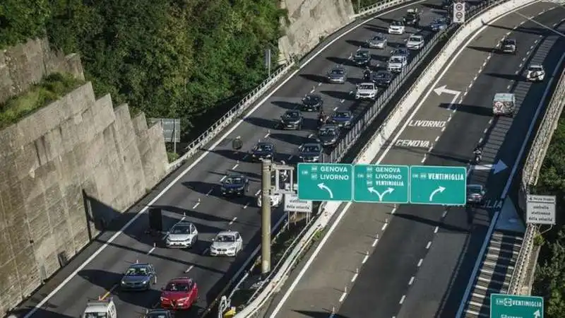 liguria   code in autostrada 1