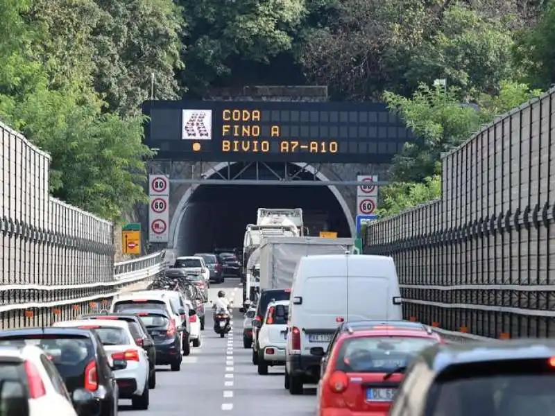 liguria   code in autostrada 