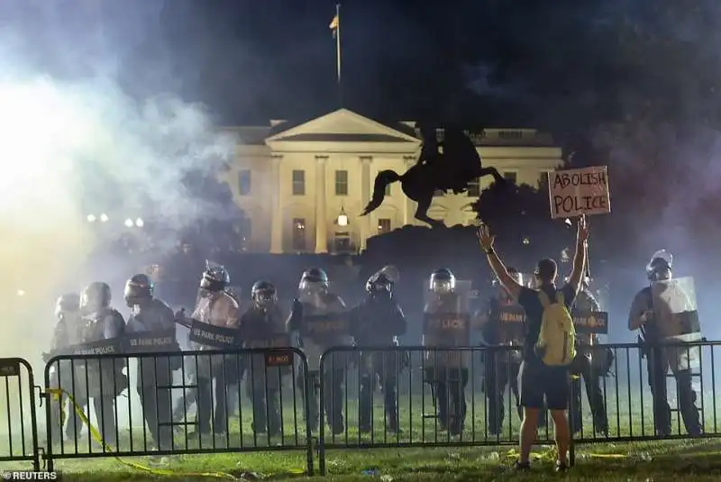 manifestanti a washington