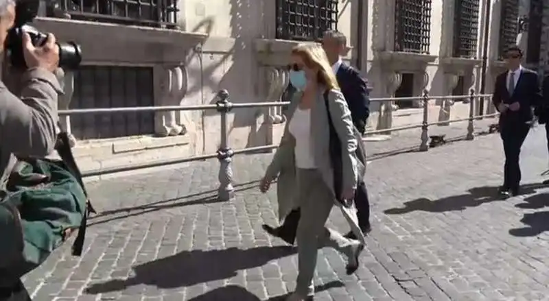 maria cristina rota arriva a palazzo chigi