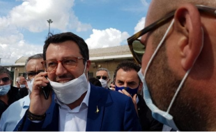 santa maria capua vetere proteste salvini