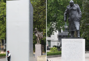 statua di churchill impacchettata