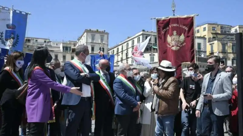 al bano carrisi in piazza a napoli 5