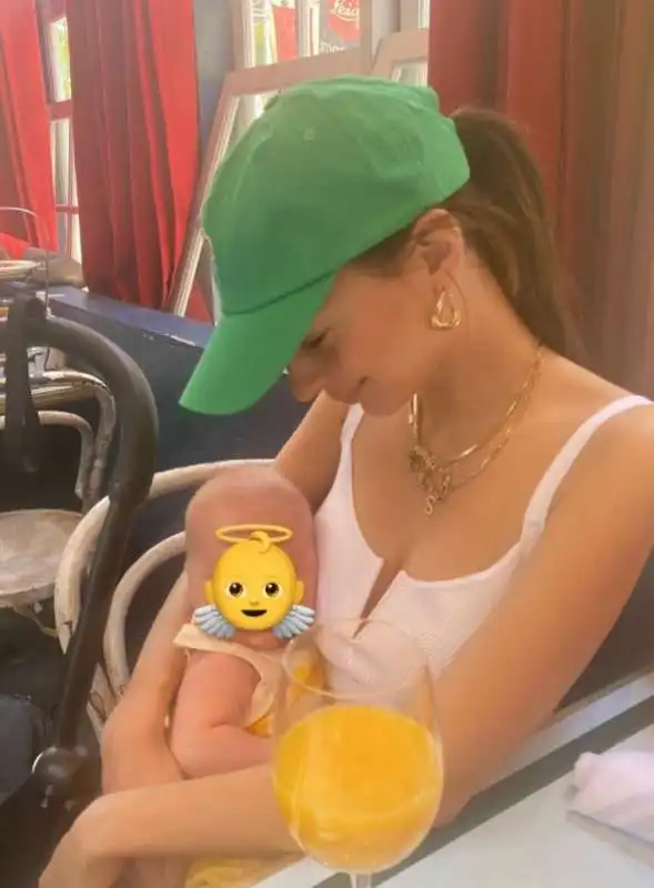 emily ratajkowski e il figlio 2