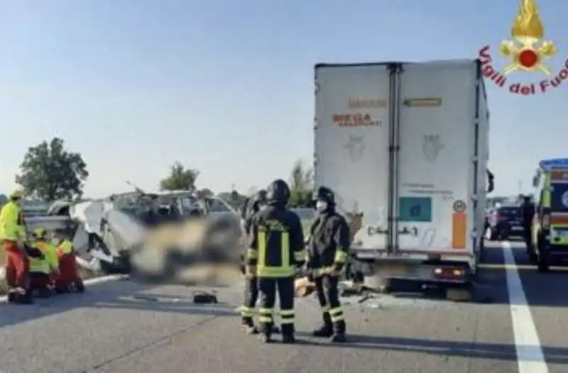 INCIDENTE IN AUTOSTRADA A PIACENZA