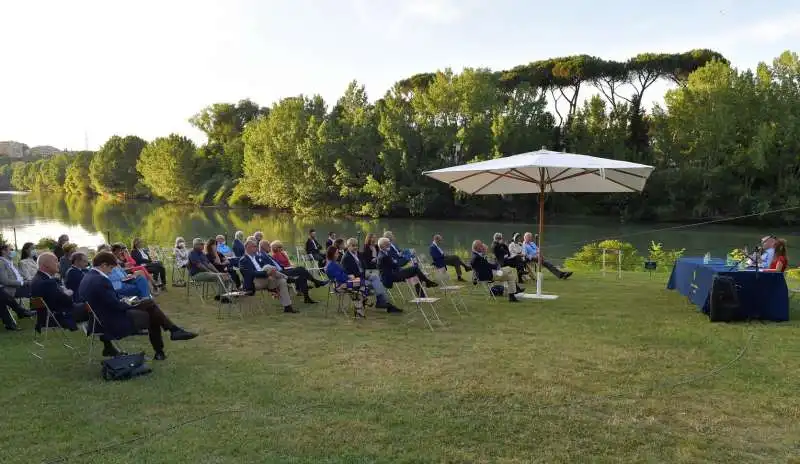 invitati alla presentazione libro di aldo cazzullo