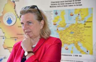 karin kneissl 2