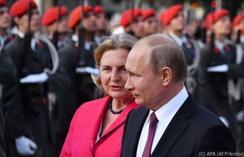 karin kneissl e vladimir putin 12