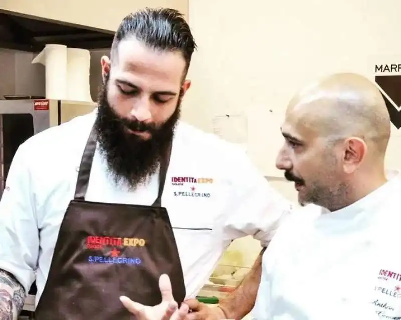 lo chef jacopo ricci a sinistra