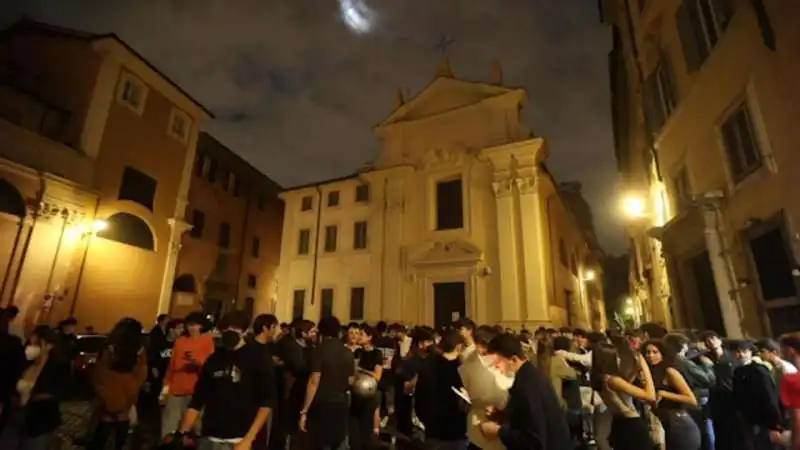 movida piazza santa caterina della rota 2