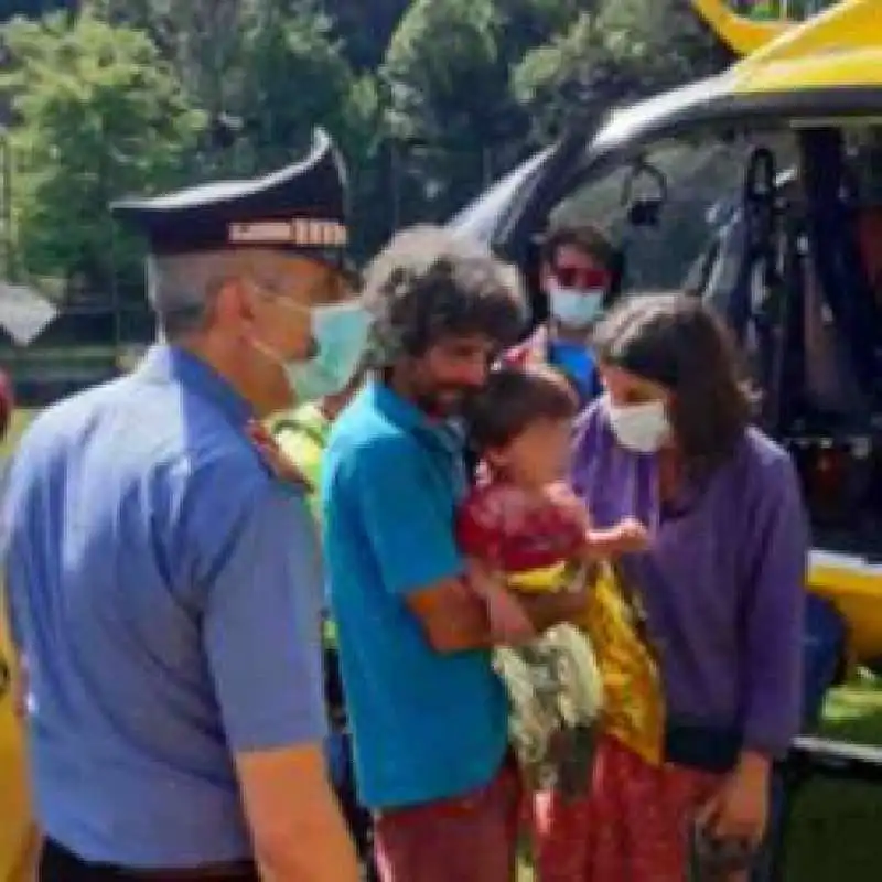 nicola con la mamma e il papa'