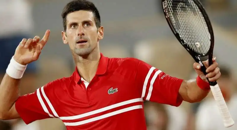 nole djokovic batte rafael nadal al roland garros 10