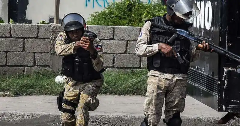 polizia haiti. 