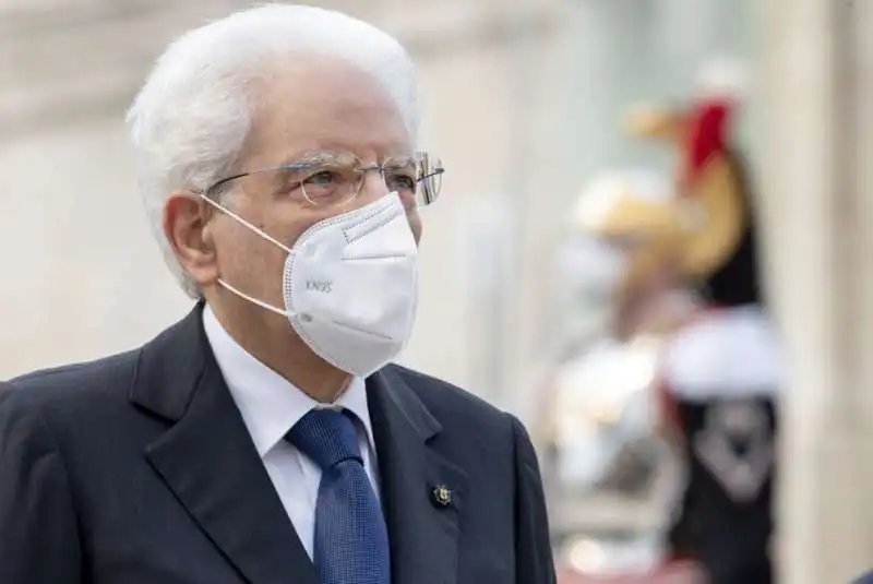 sergio mattarella  all altare della patria 2 giugno 2021     