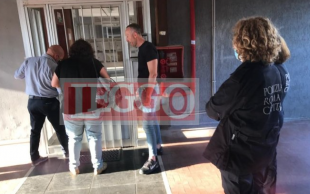 sgombero di un appartamento occupato abusivamente dai casamonica